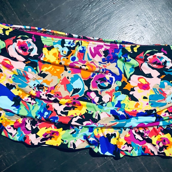 Kenneth Cole Floral Bathing Suit - Picture 4 of 4